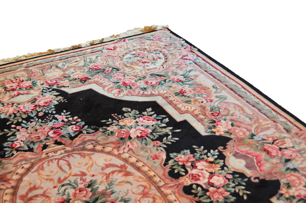 Traditional Floral Wool Rug