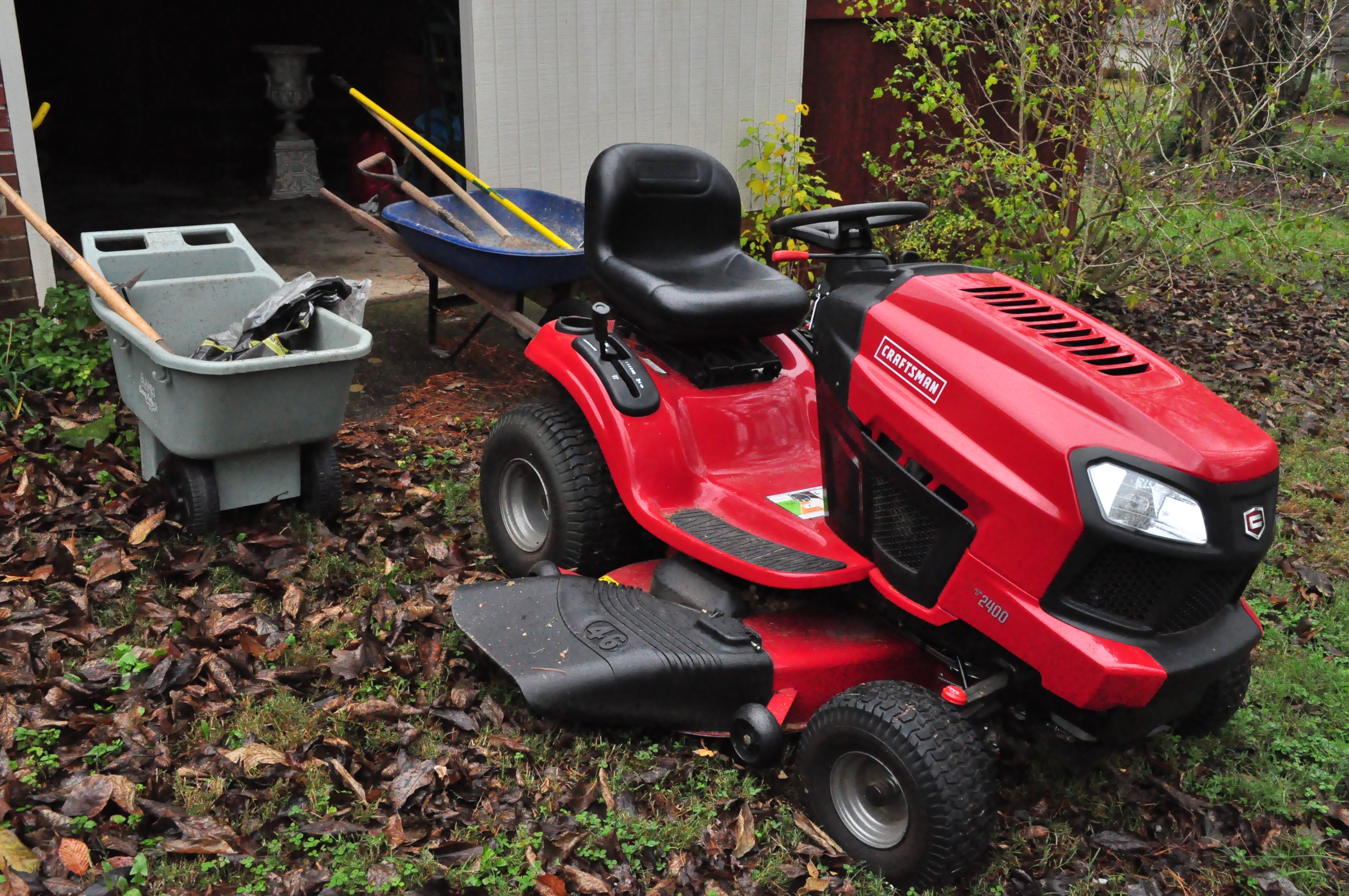 Craftsman T2400 Riding Mower