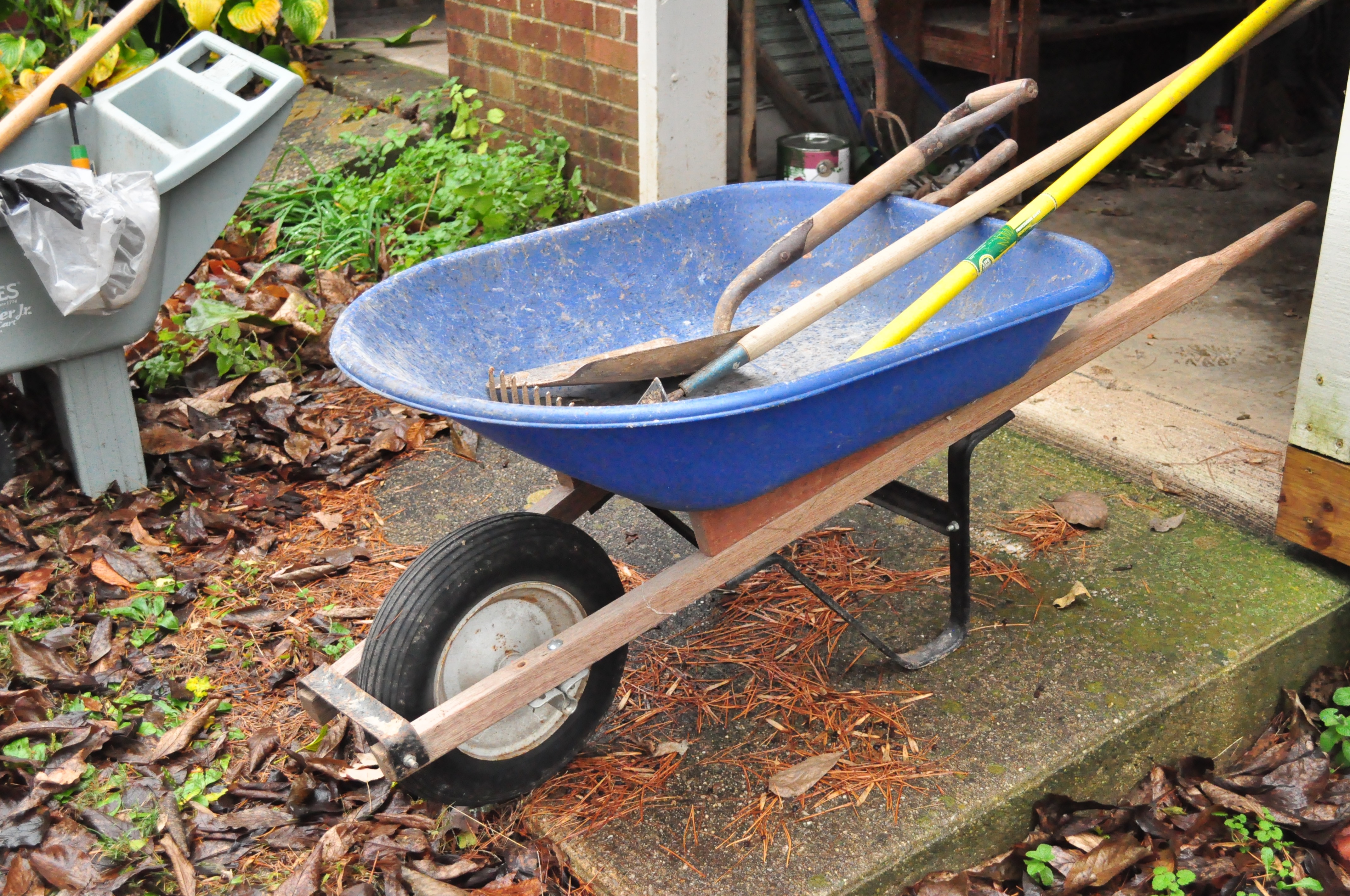 Craftsman T2400 Riding Mower