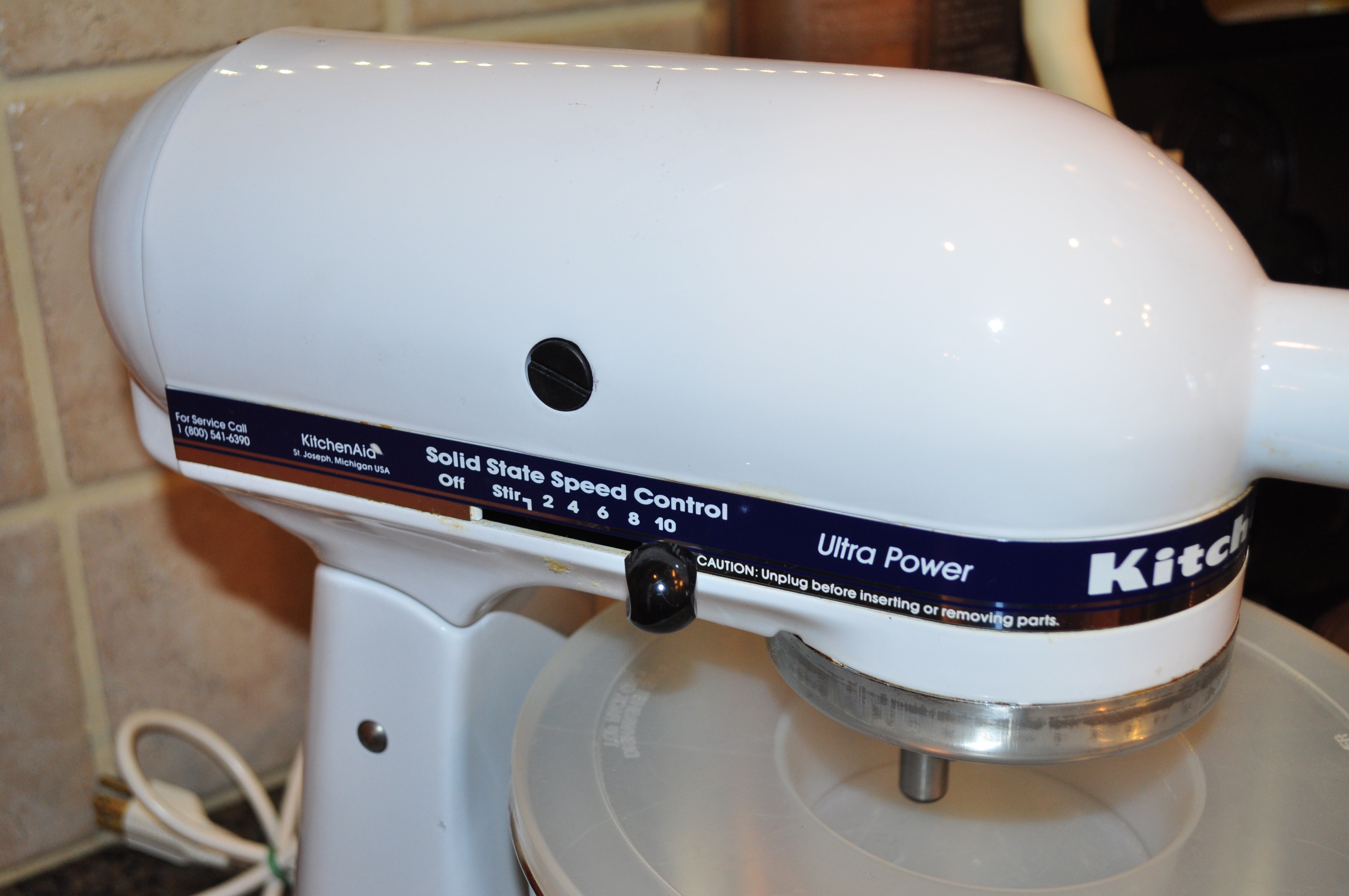 Large Collection of Kitchen Appliances