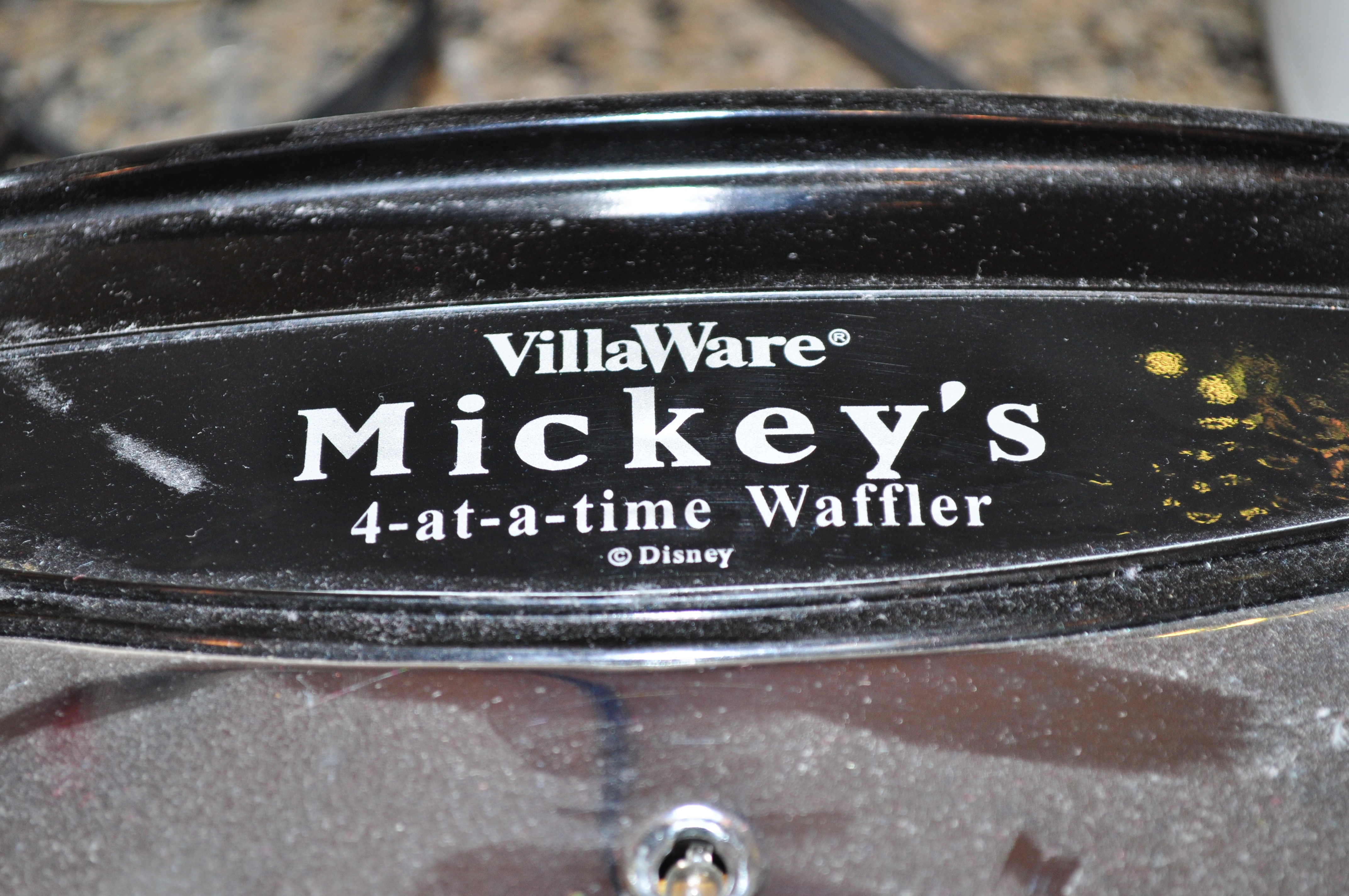 Large Collection of Kitchen Appliances