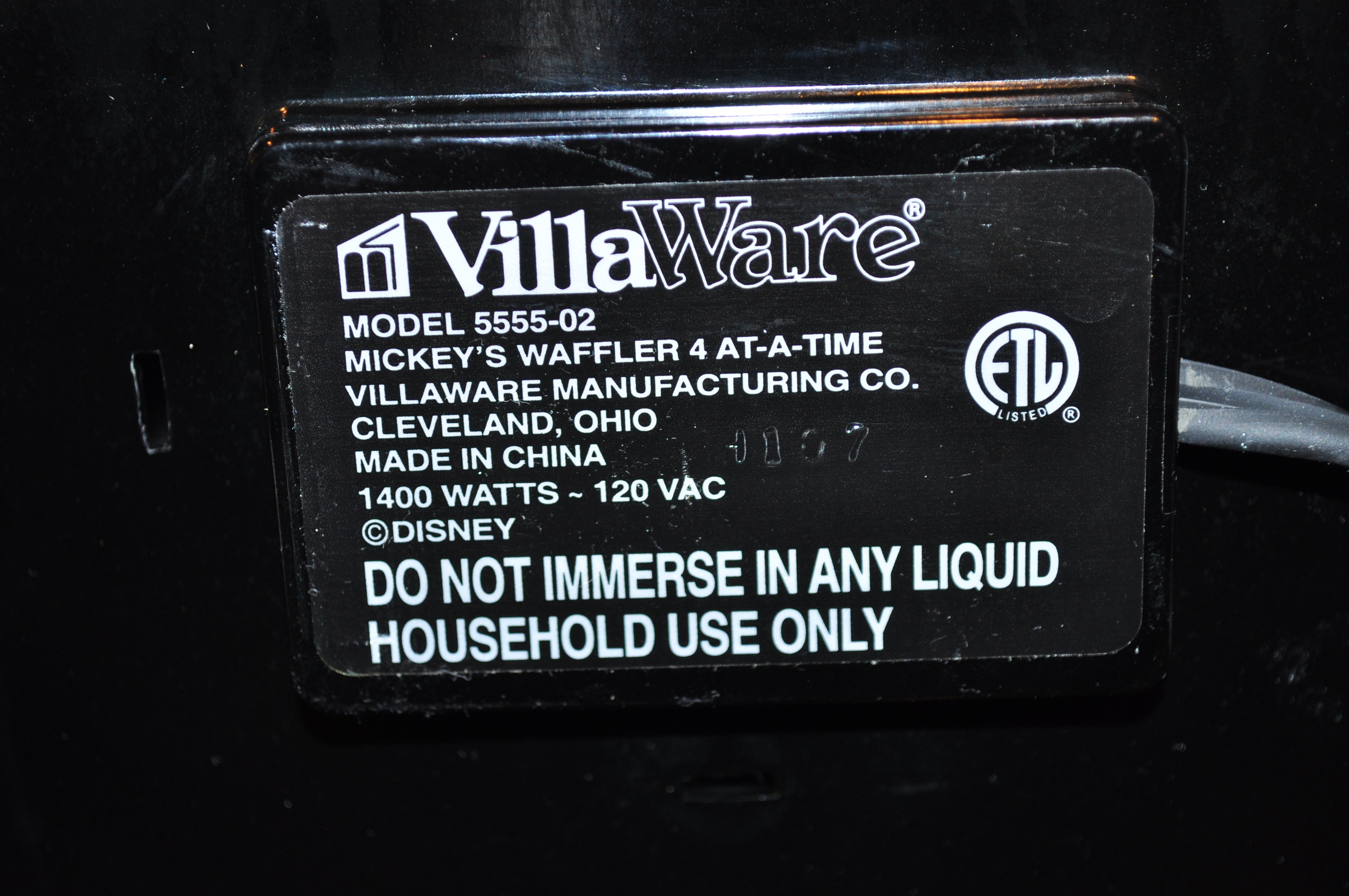 Large Collection of Kitchen Appliances