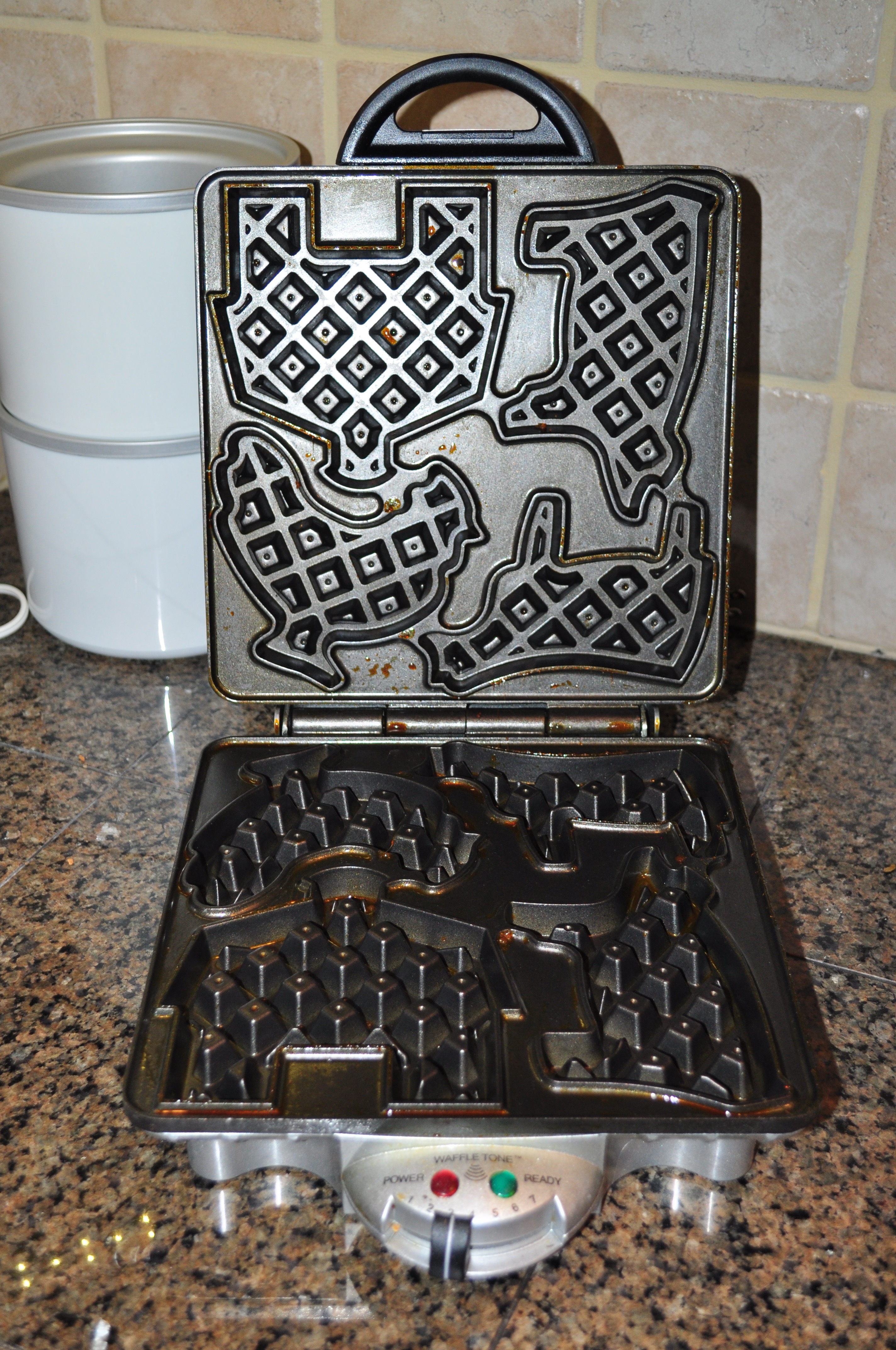 Large Collection of Kitchen Appliances