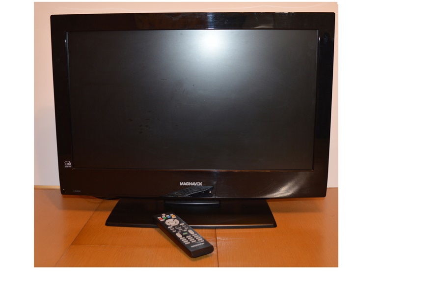 Magnavox Flat Screen LCD Television #26MF301B/F7 With Remote