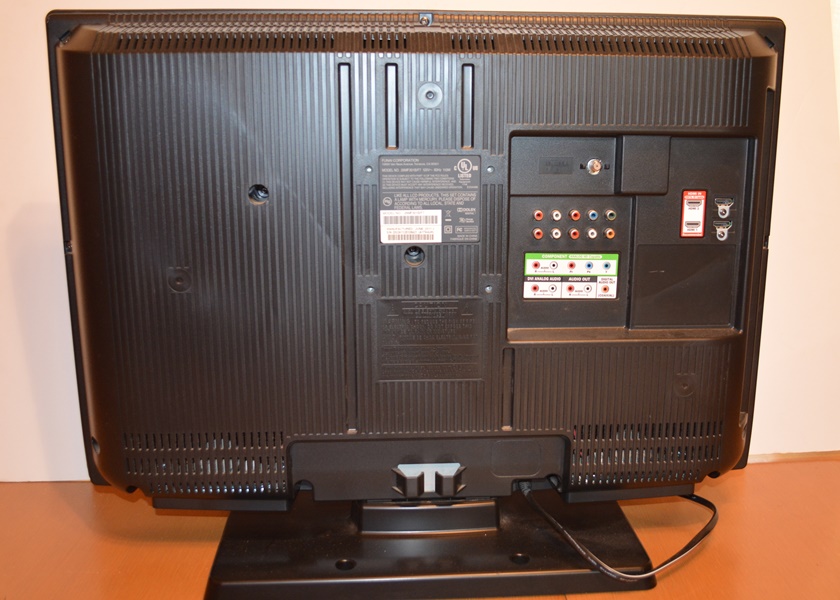 Magnavox Flat Screen LCD Television #26MF301B/F7 With Remote