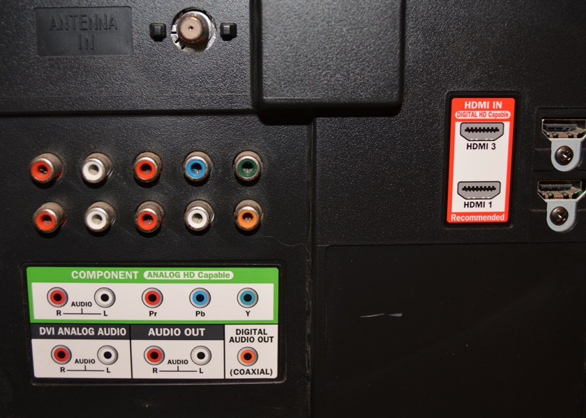 Magnavox Flat Screen LCD Television #26MF301B/F7 With Remote