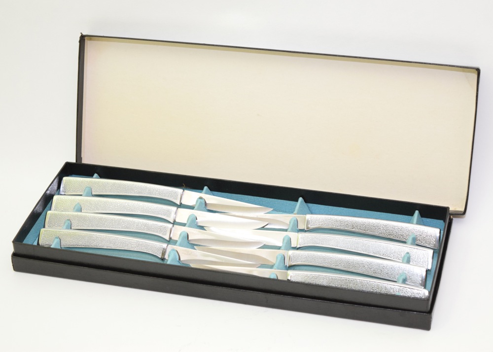 Carvel Hall Steak Knives