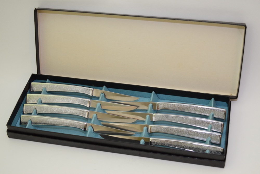 Carvel Hall Steak Knives