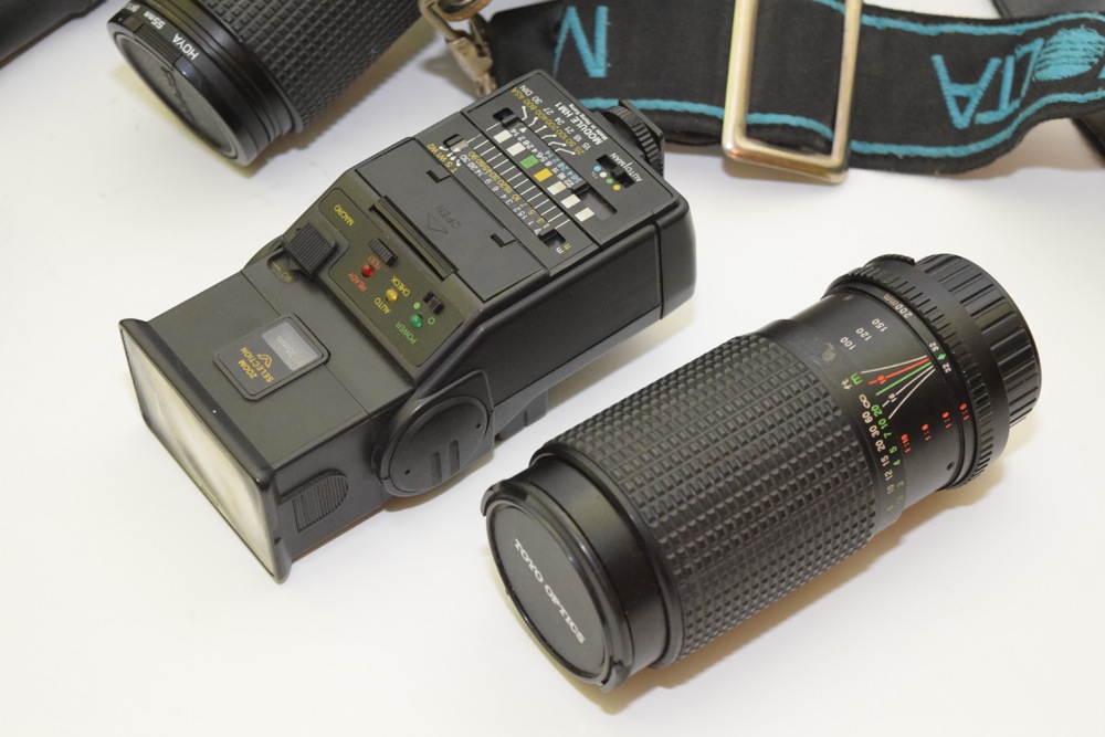 Minolta X-700 35mm Film Camera and Accessories