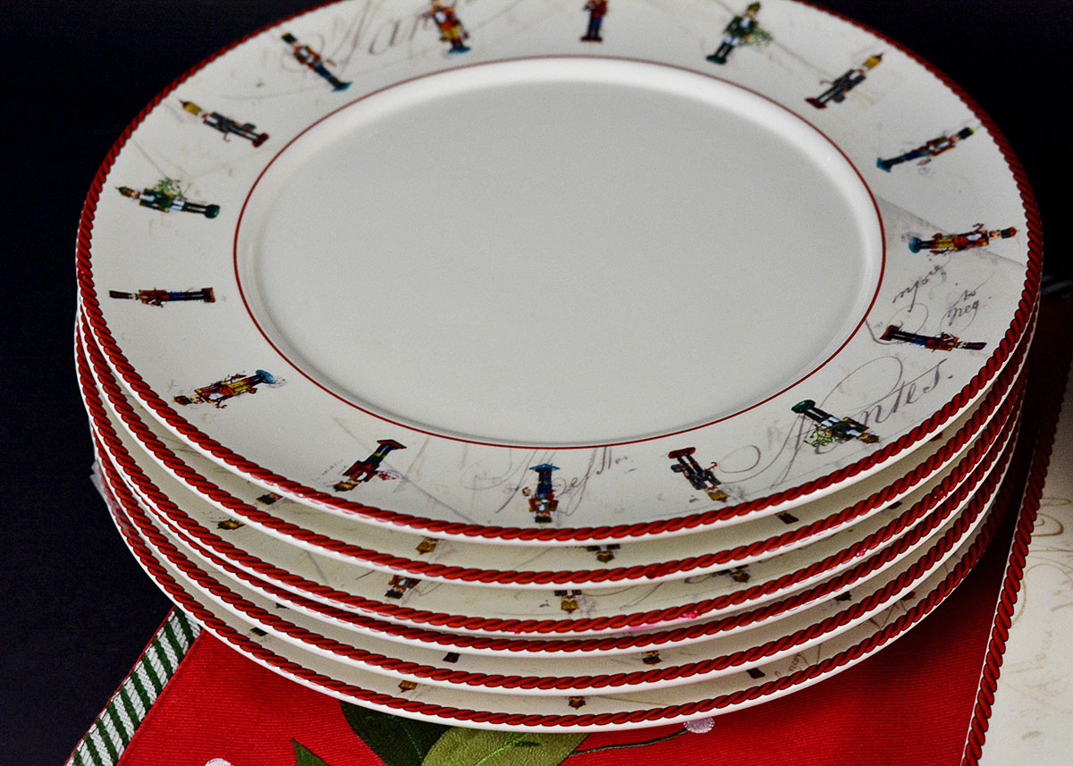 Williams-Sonoma and Crate&Barrel Christmas Setting for Six