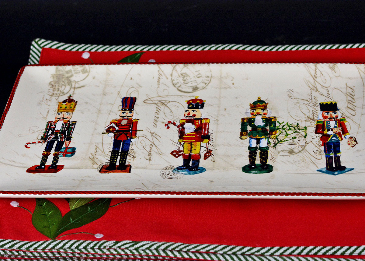 Williams-Sonoma and Crate&Barrel Christmas Setting for Six