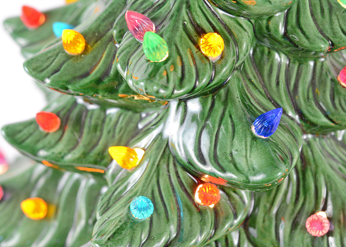 Vintage Atlantic Ceramic Mold Light-Up Christmas Tree