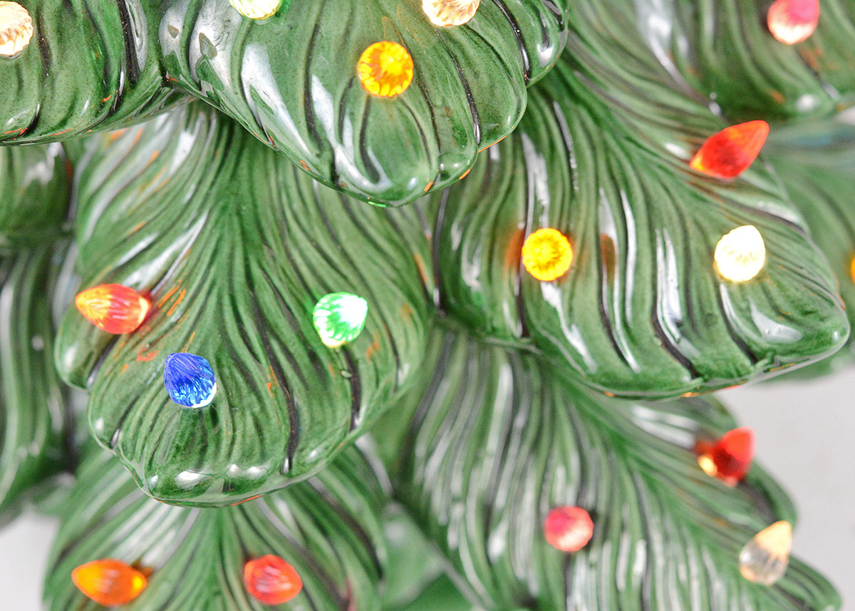 Vintage Atlantic Ceramic Mold Light-Up Christmas Tree