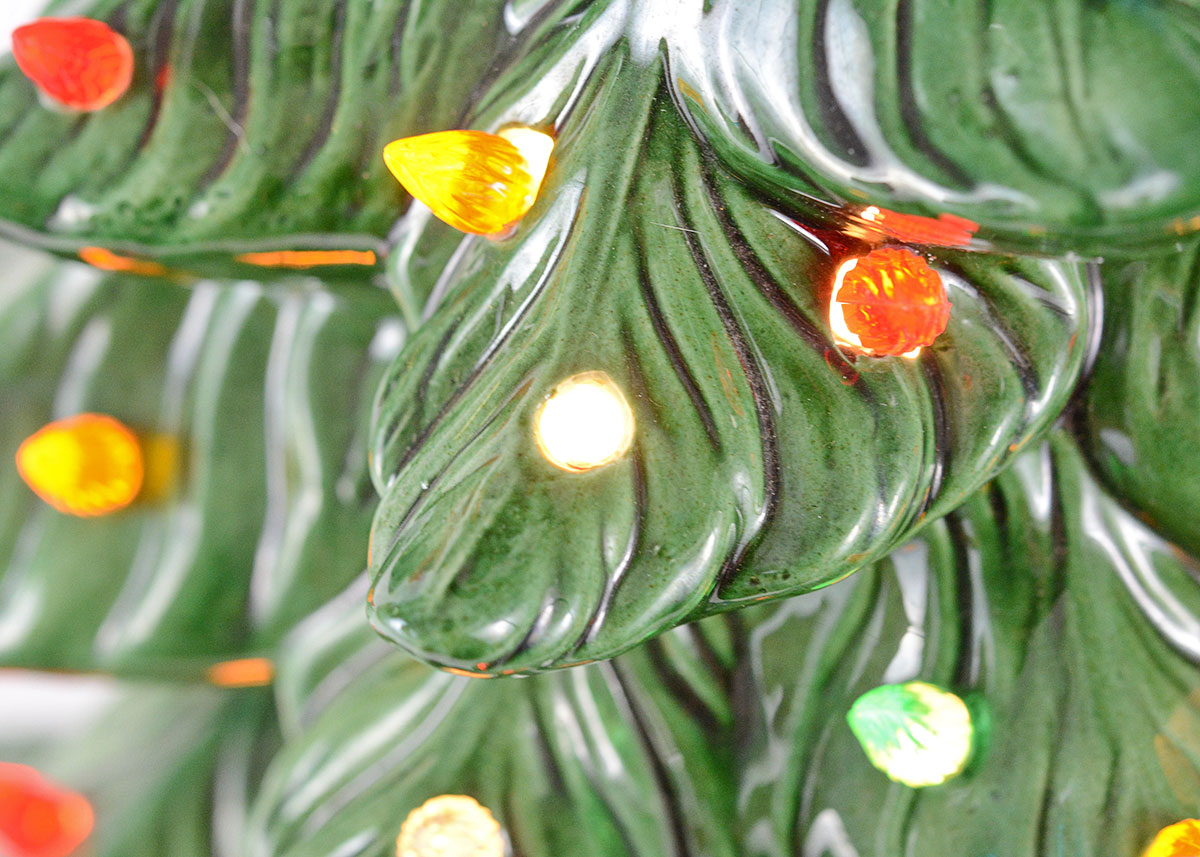 Vintage Atlantic Ceramic Mold Light-Up Christmas Tree
