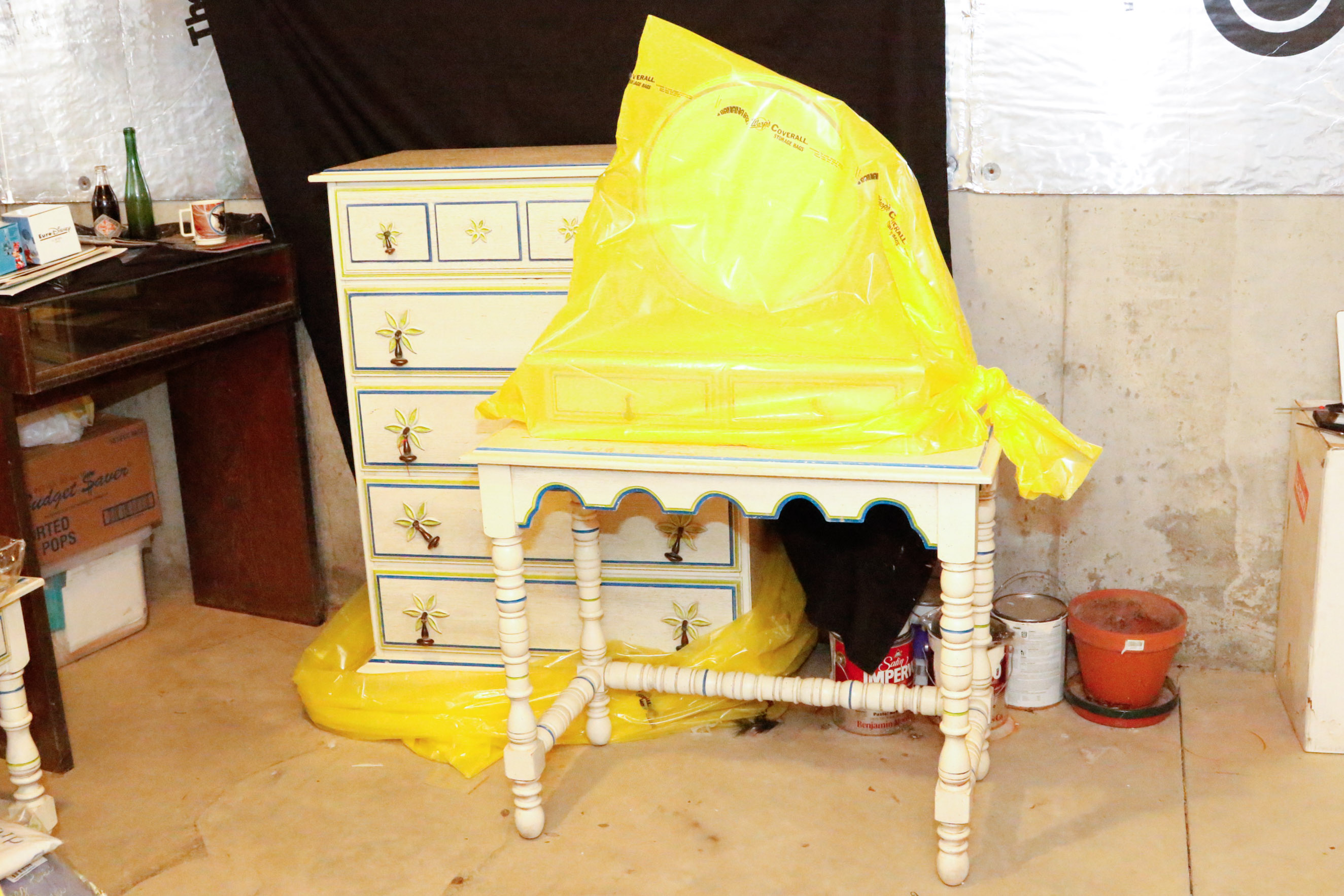 Vintage Stanley Dresser With Matching Vanity