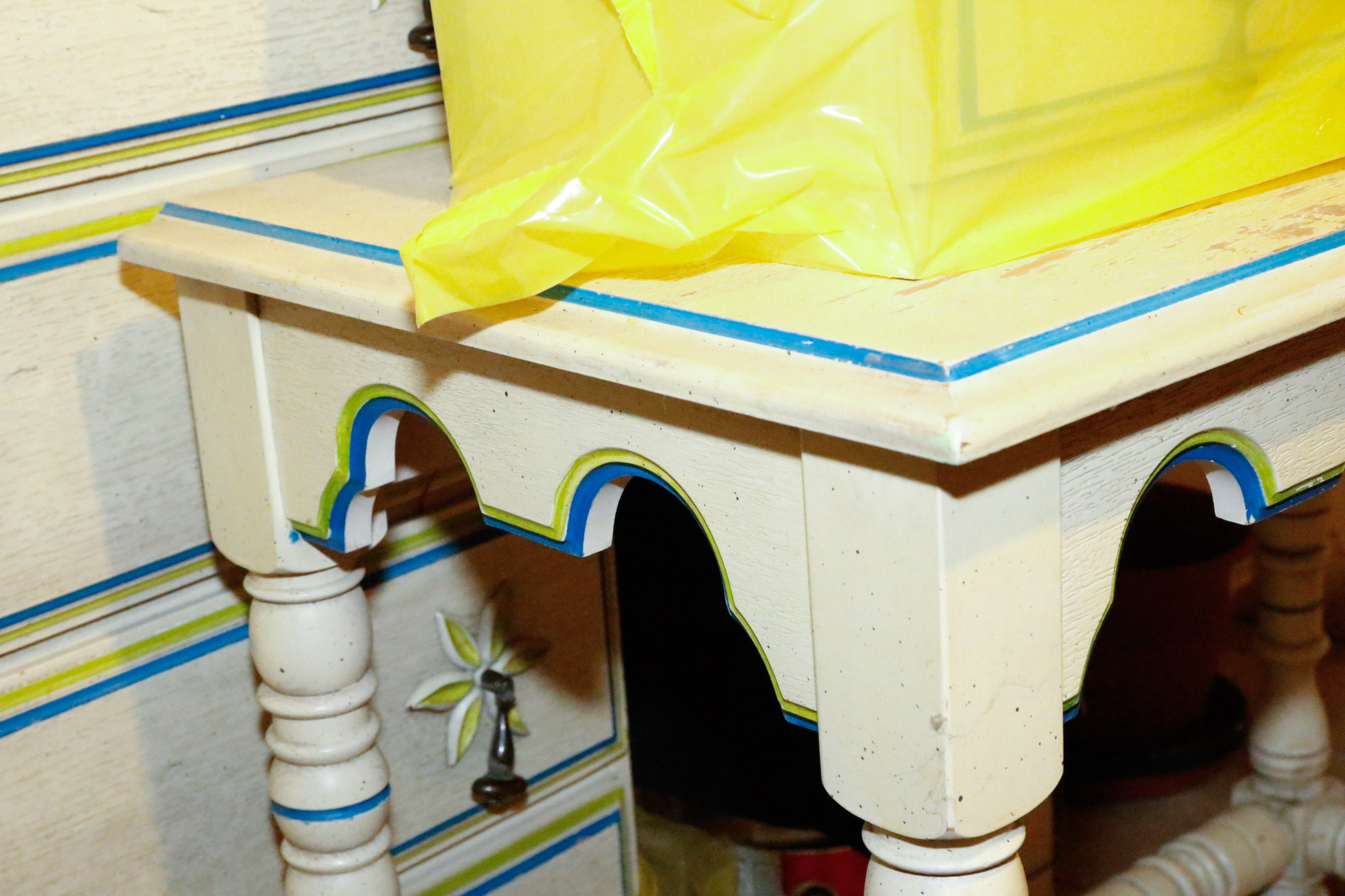 Vintage Stanley Dresser With Matching Vanity