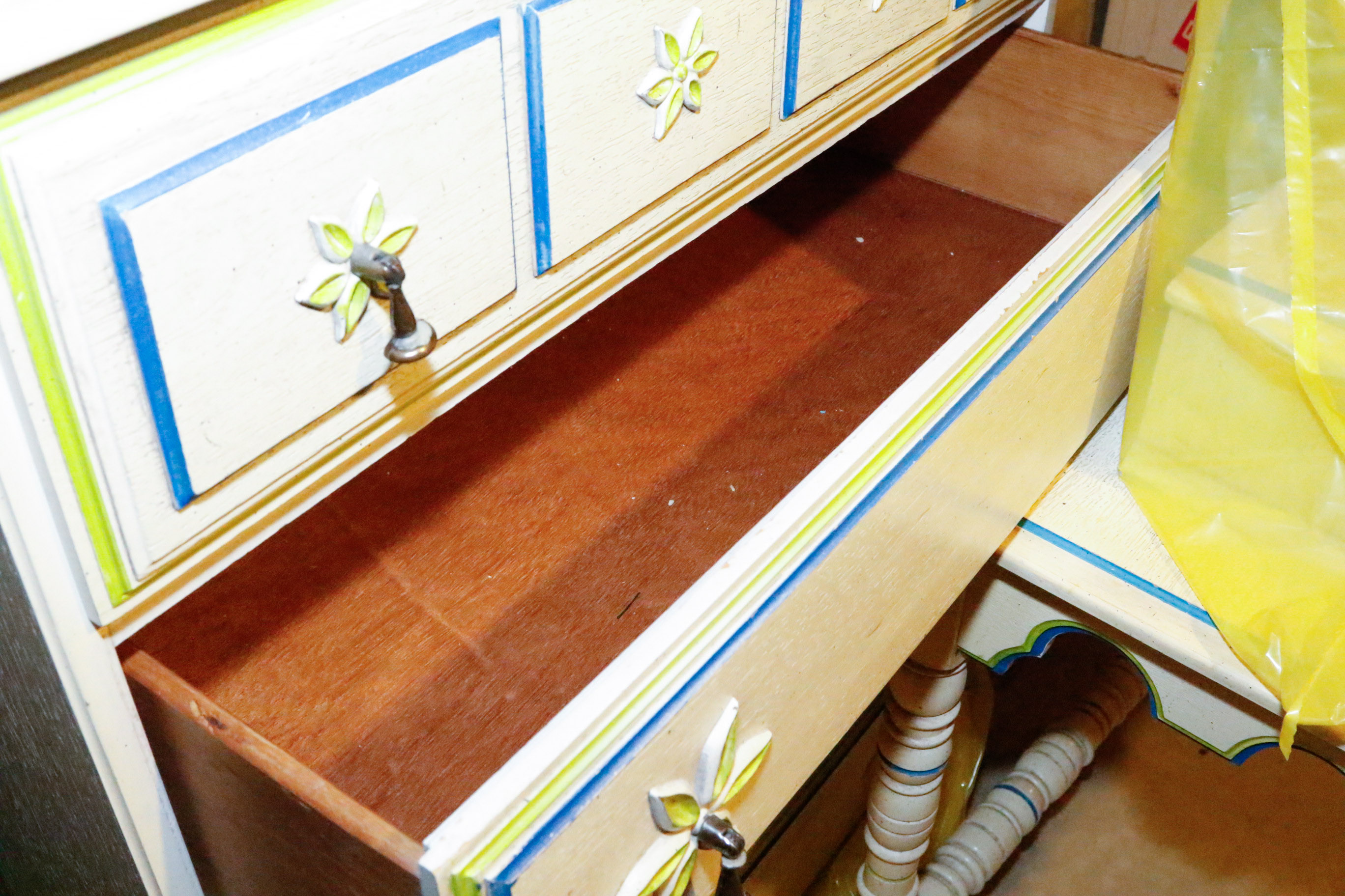 Vintage Stanley Dresser With Matching Vanity