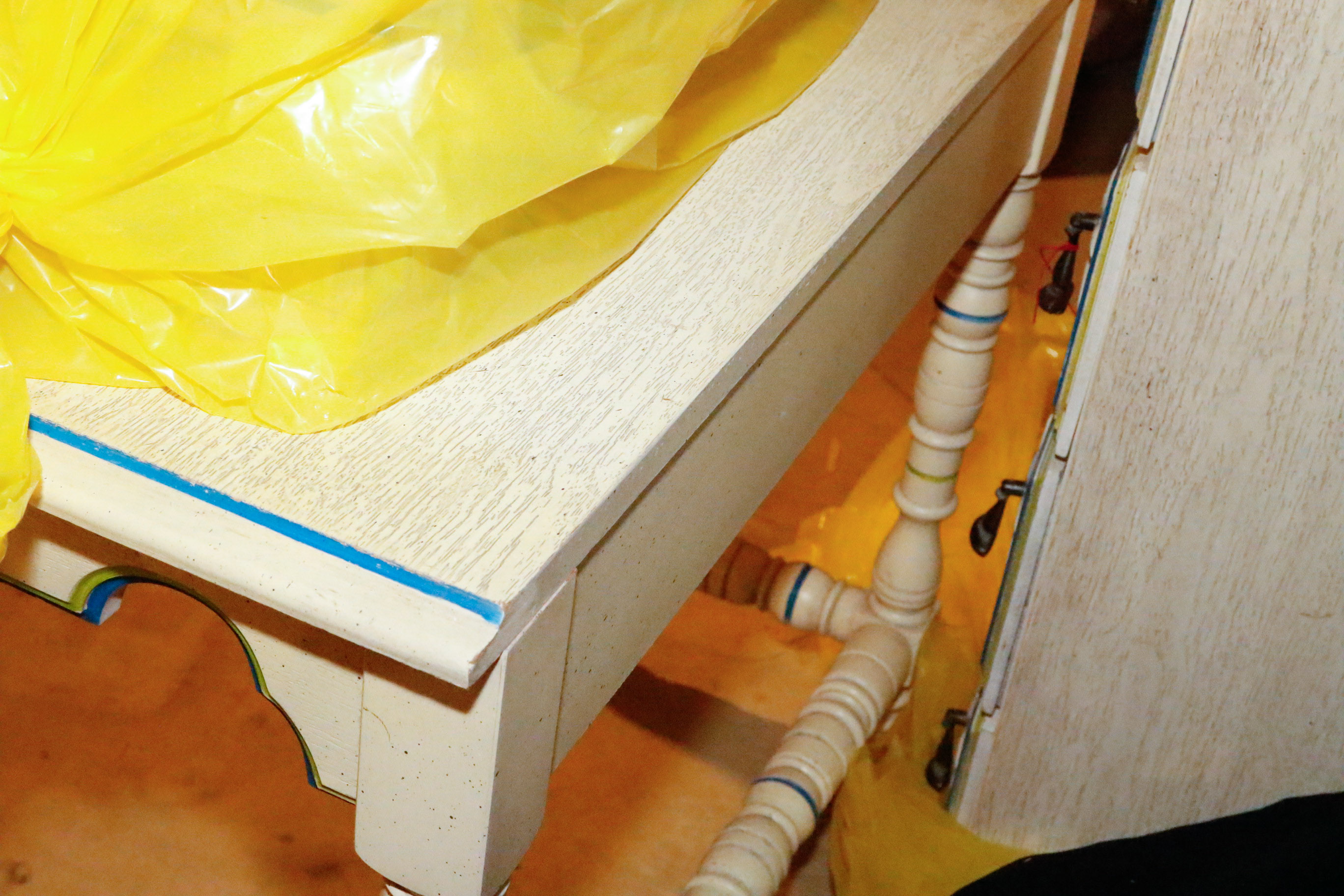 Vintage Stanley Dresser With Matching Vanity