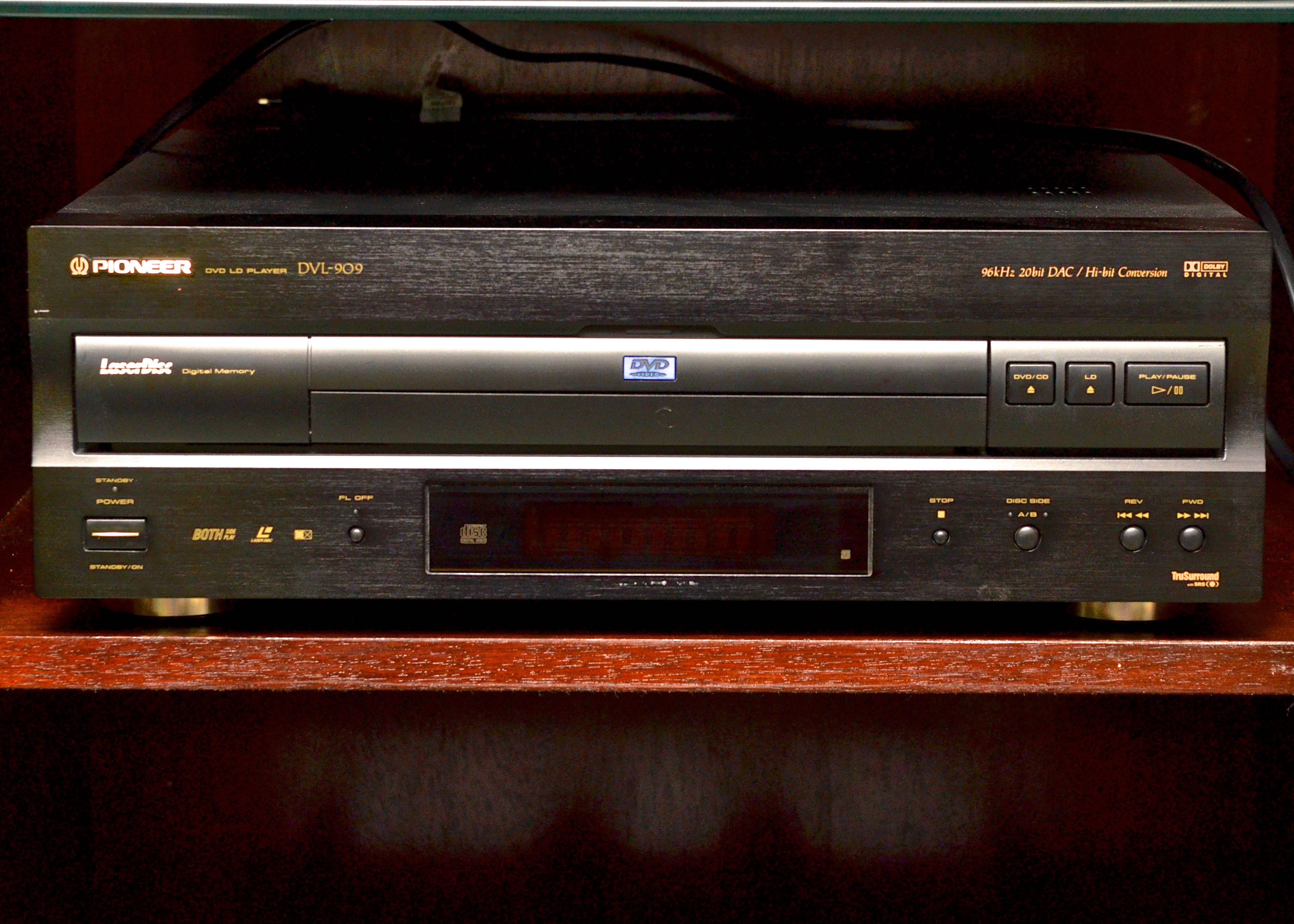 Pioneer DVL-909 DVD Player