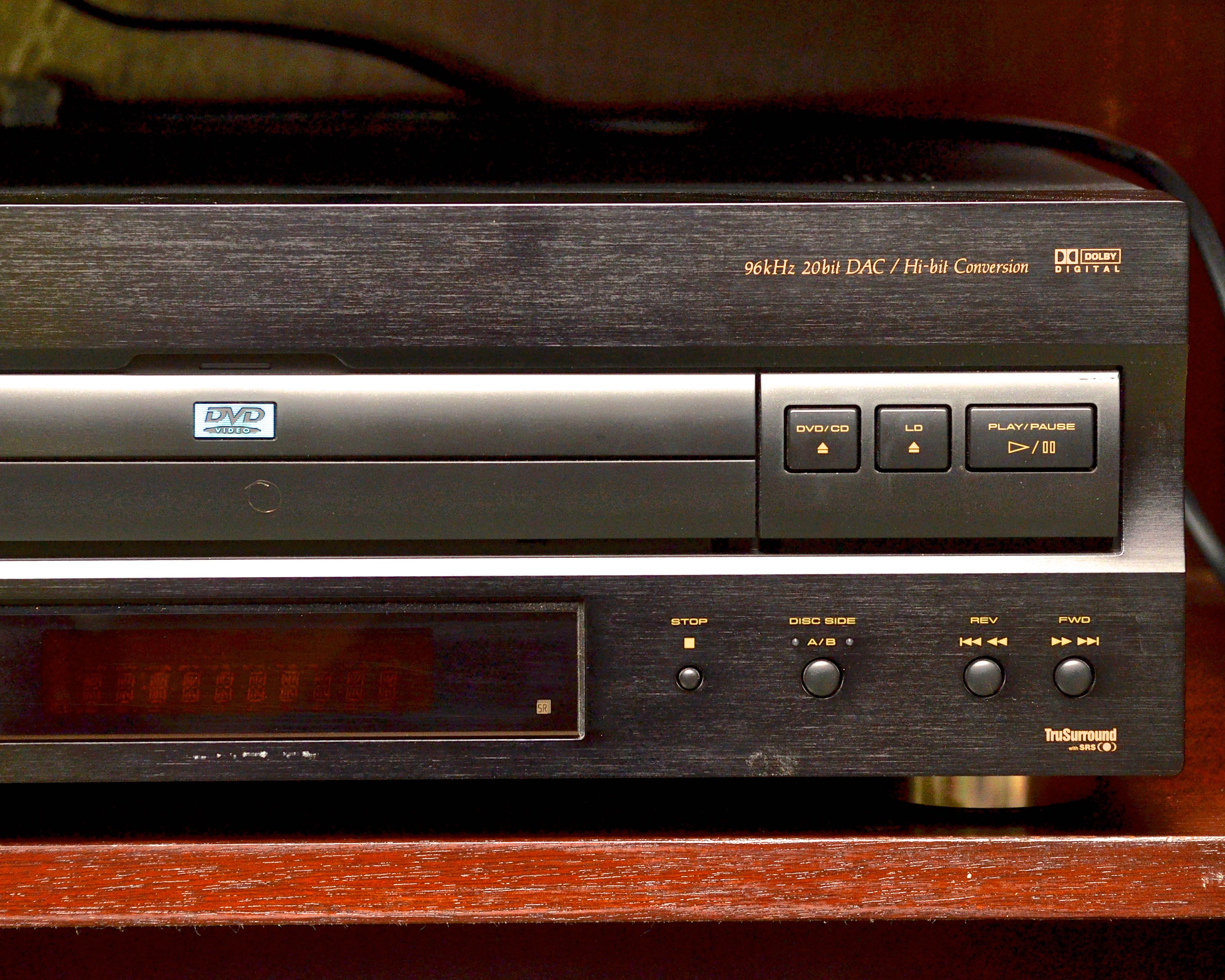 Pioneer DVL-909 DVD Player