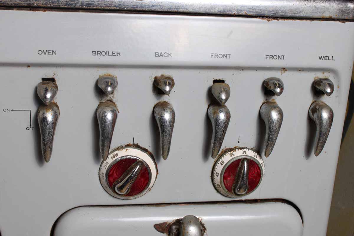 1952 Chambers Model 90C Gas Stove