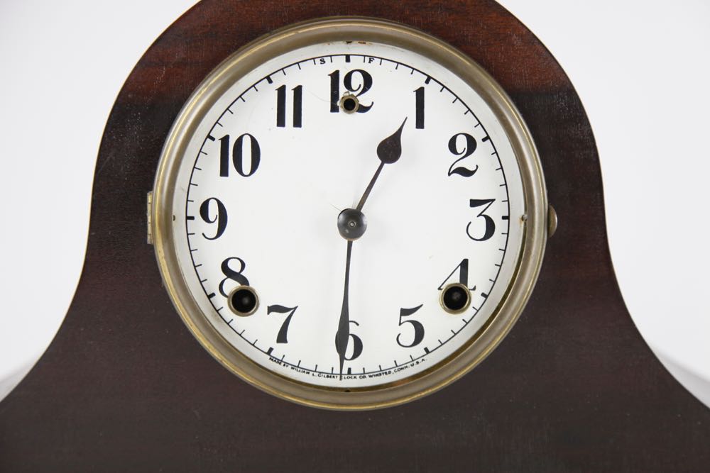 William L Gilbert Acorn Style Mantle Clock