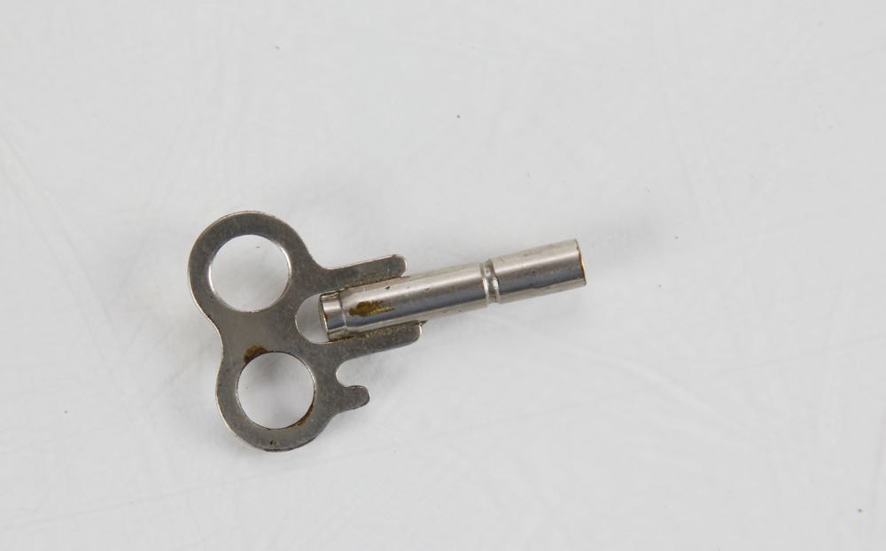 William L Gilbert Acorn Style Mantle Clock