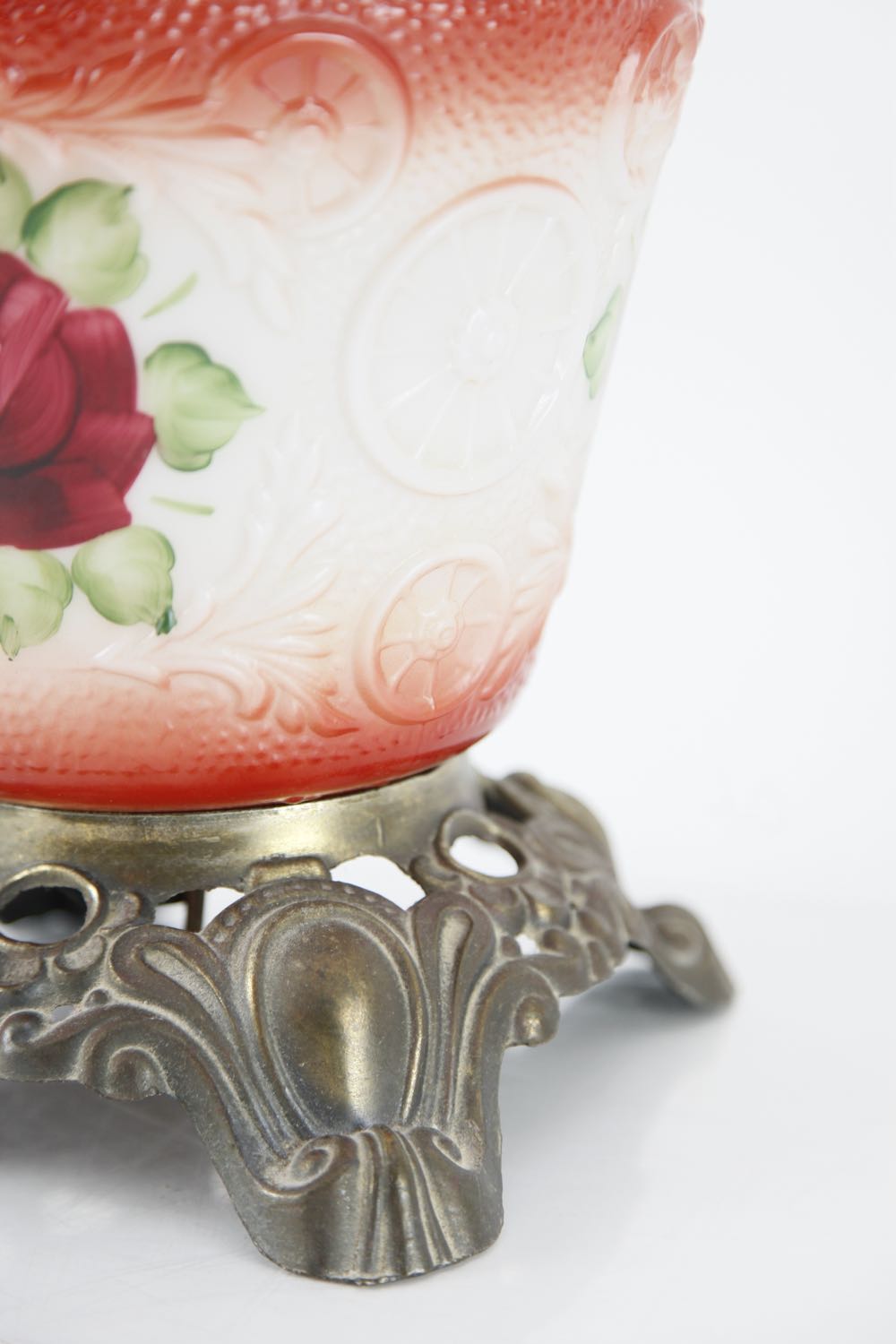 Vintage Gone with the Wind Rose Lamp