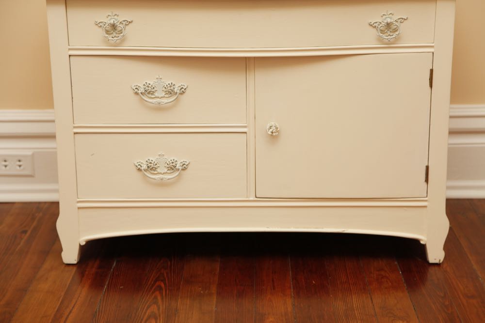 Vintage Chest of Drawers