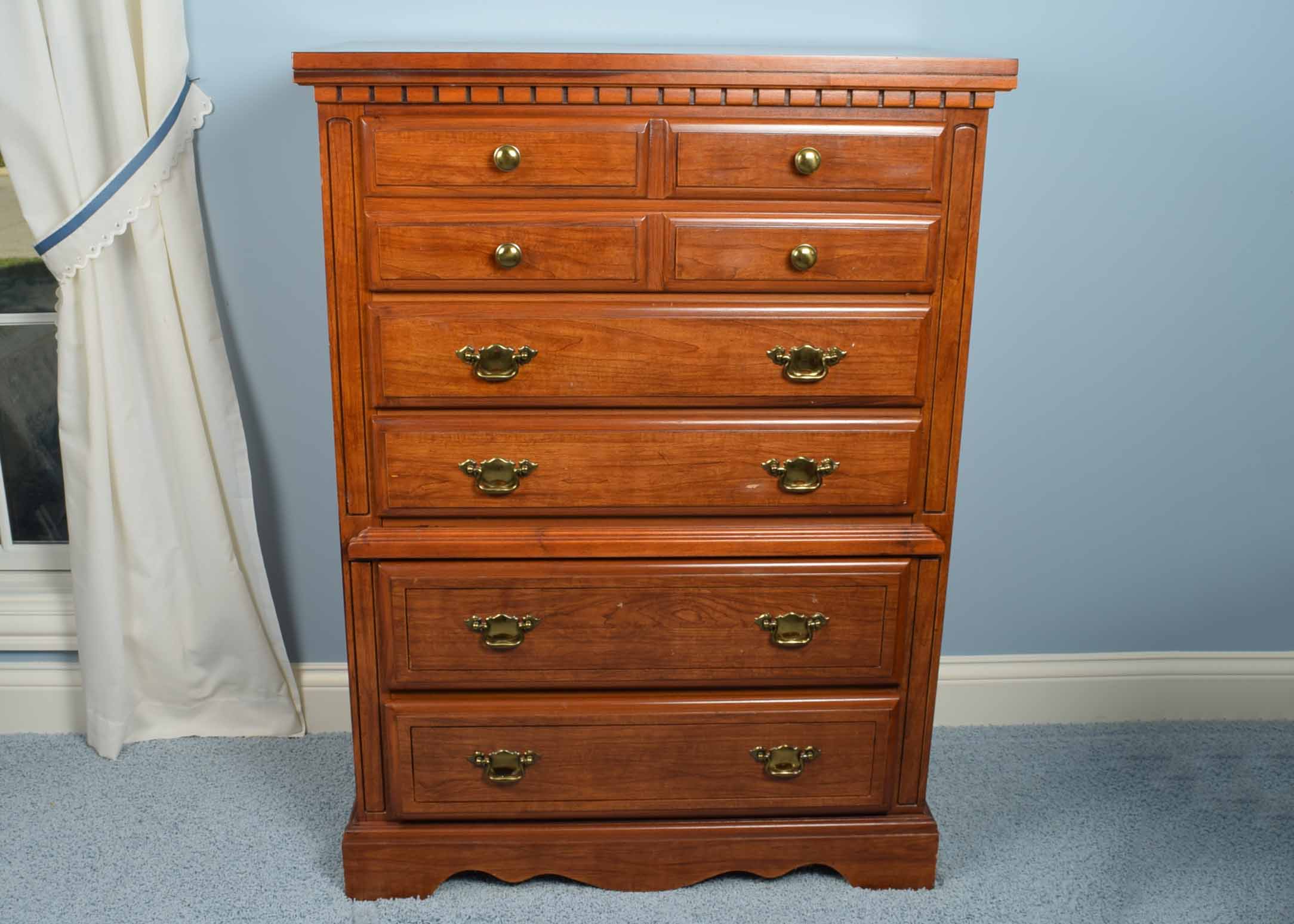 Broyhill Lenoir House Five Drawer Dresser