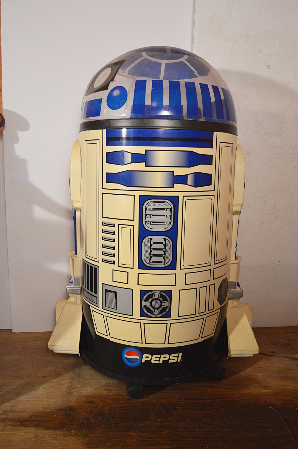 Retro 1990's  Pepsi Star Wars R2D2 Iceman Cooler