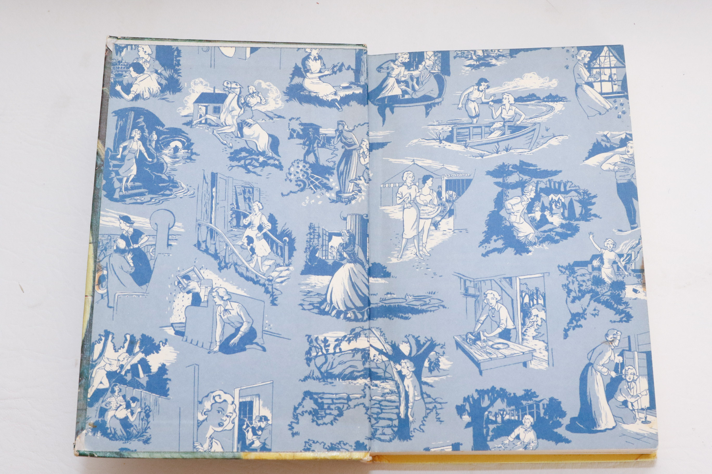 16 Yellow Spine Nancy Drew Books With Picture Covers