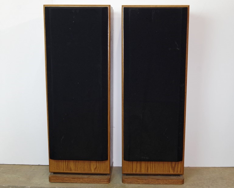 Pair of Sony Floor Speakers SS-U701AV
