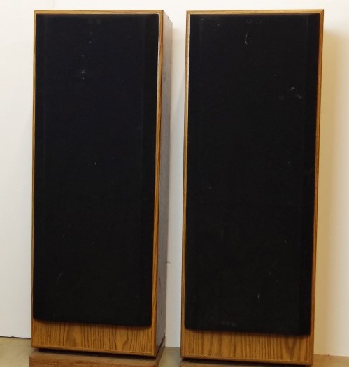 Pair of Sony Floor Speakers SS-U701AV