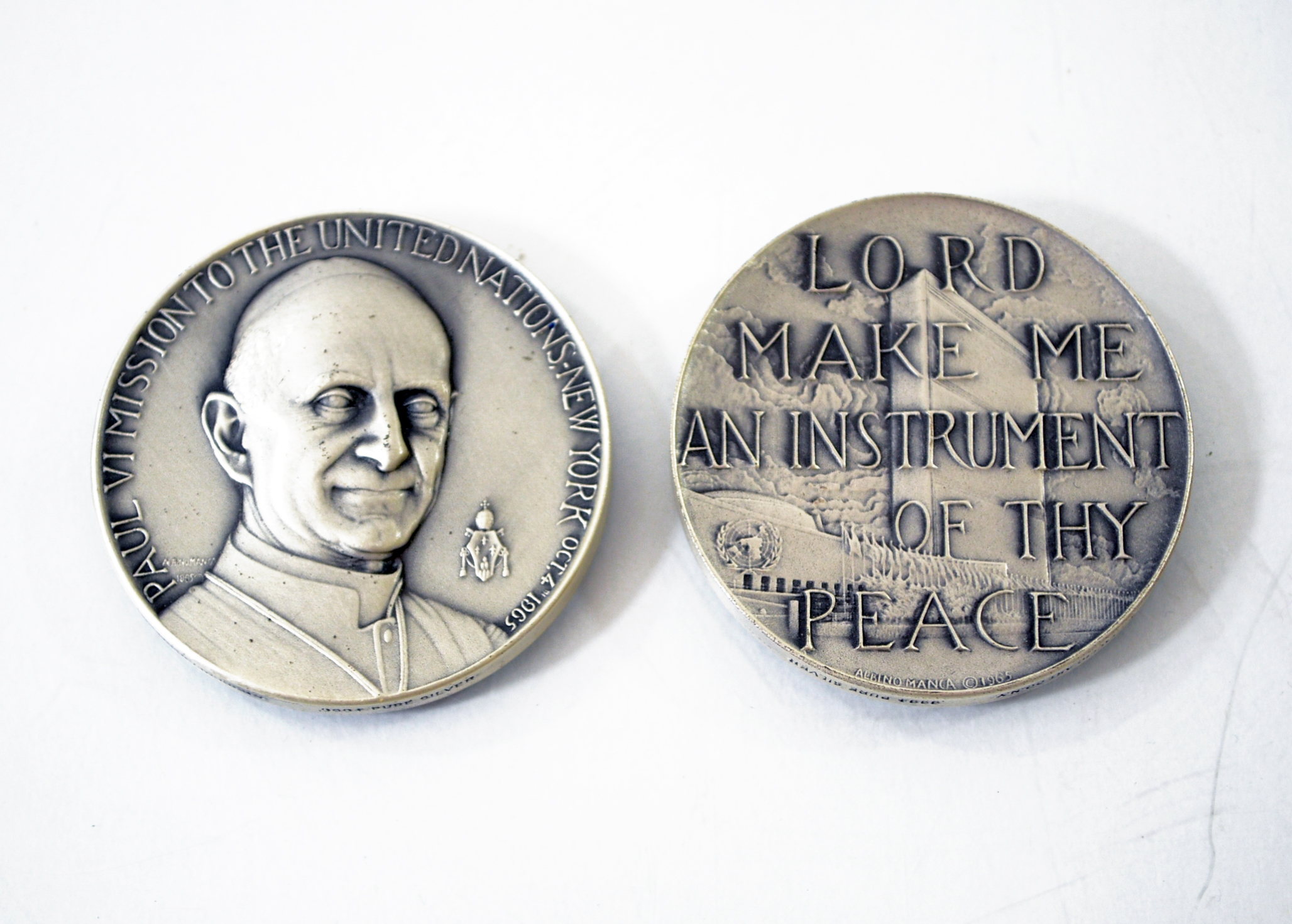 Pair of Pope Paul VI Commemorative Pure Silver Coins