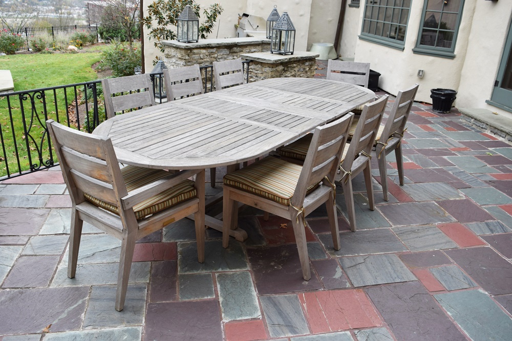 Kingsley Bate Teak Outdoor Dining table and Eight Chairs