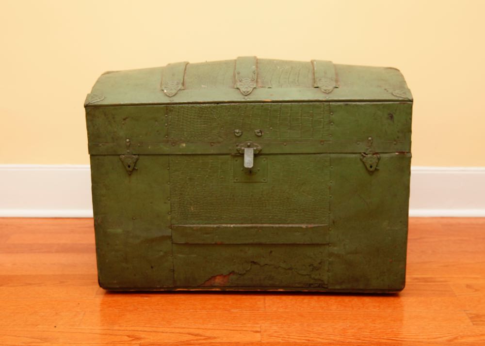 Green Camelback Trunk