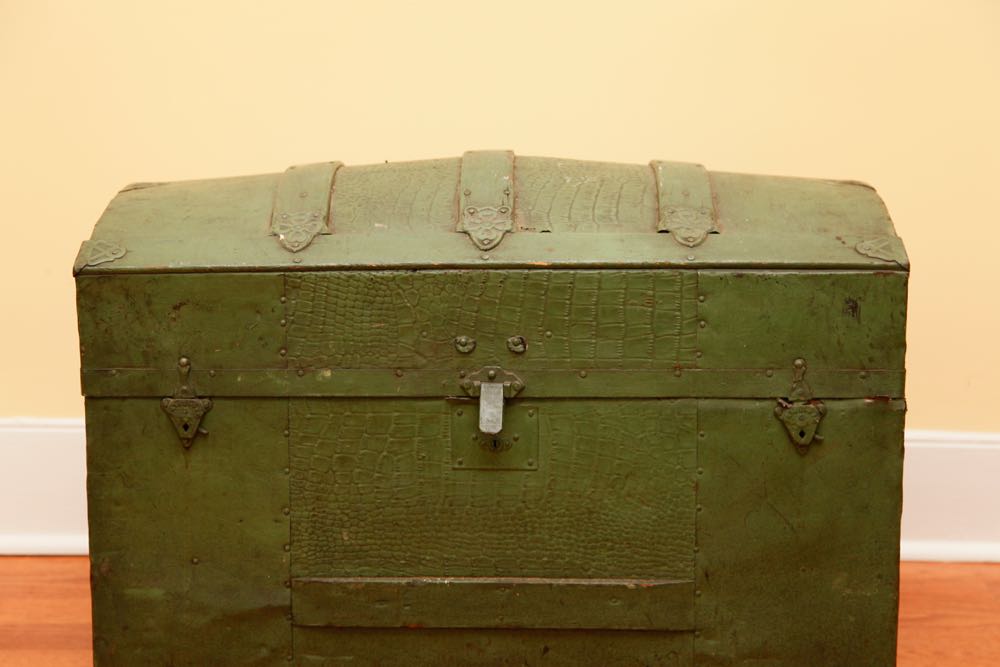 Green Camelback Trunk
