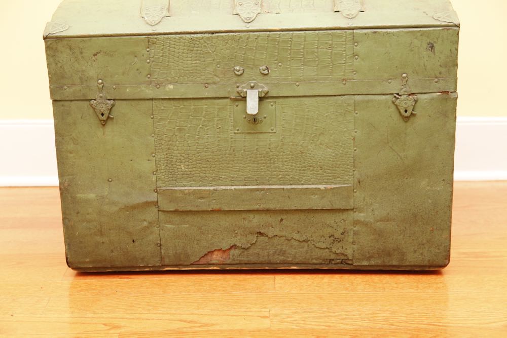 Green Camelback Trunk