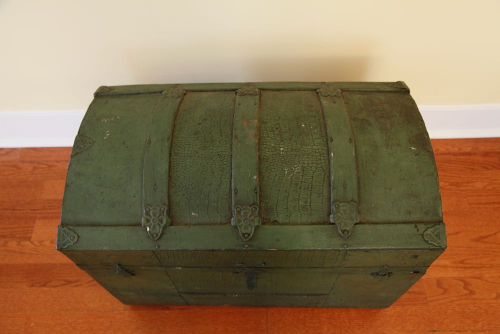 Green Camelback Trunk