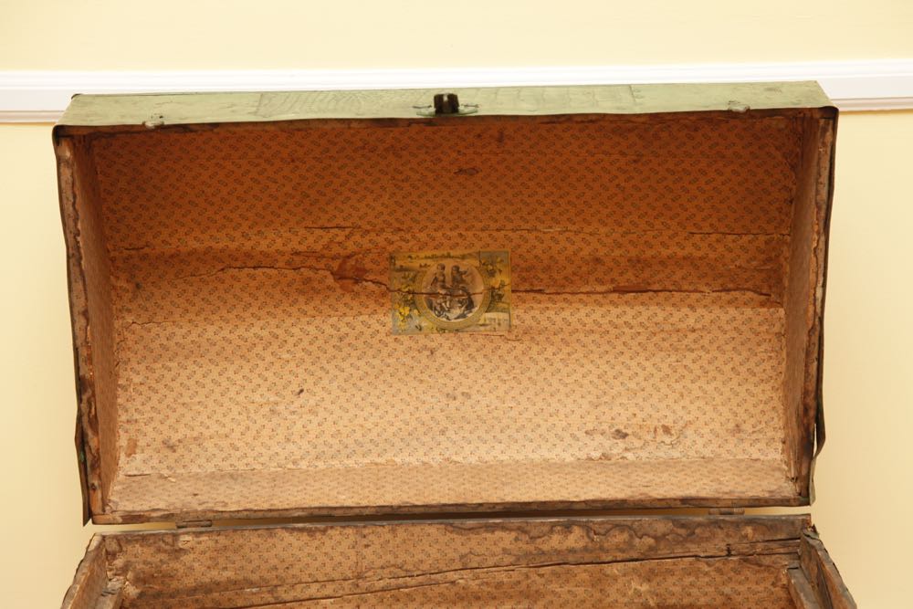 Green Camelback Trunk