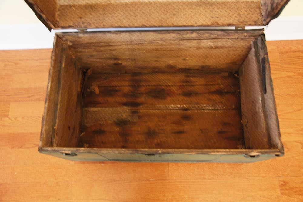 Green Camelback Trunk