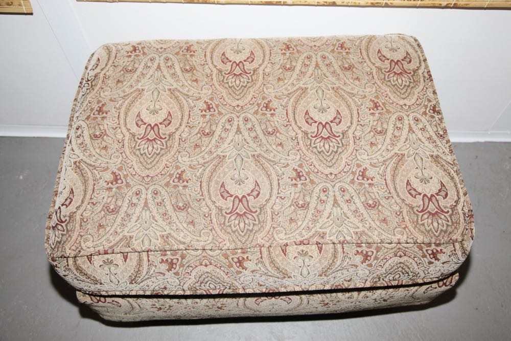 Oversized Advantage Chair and Ottoman