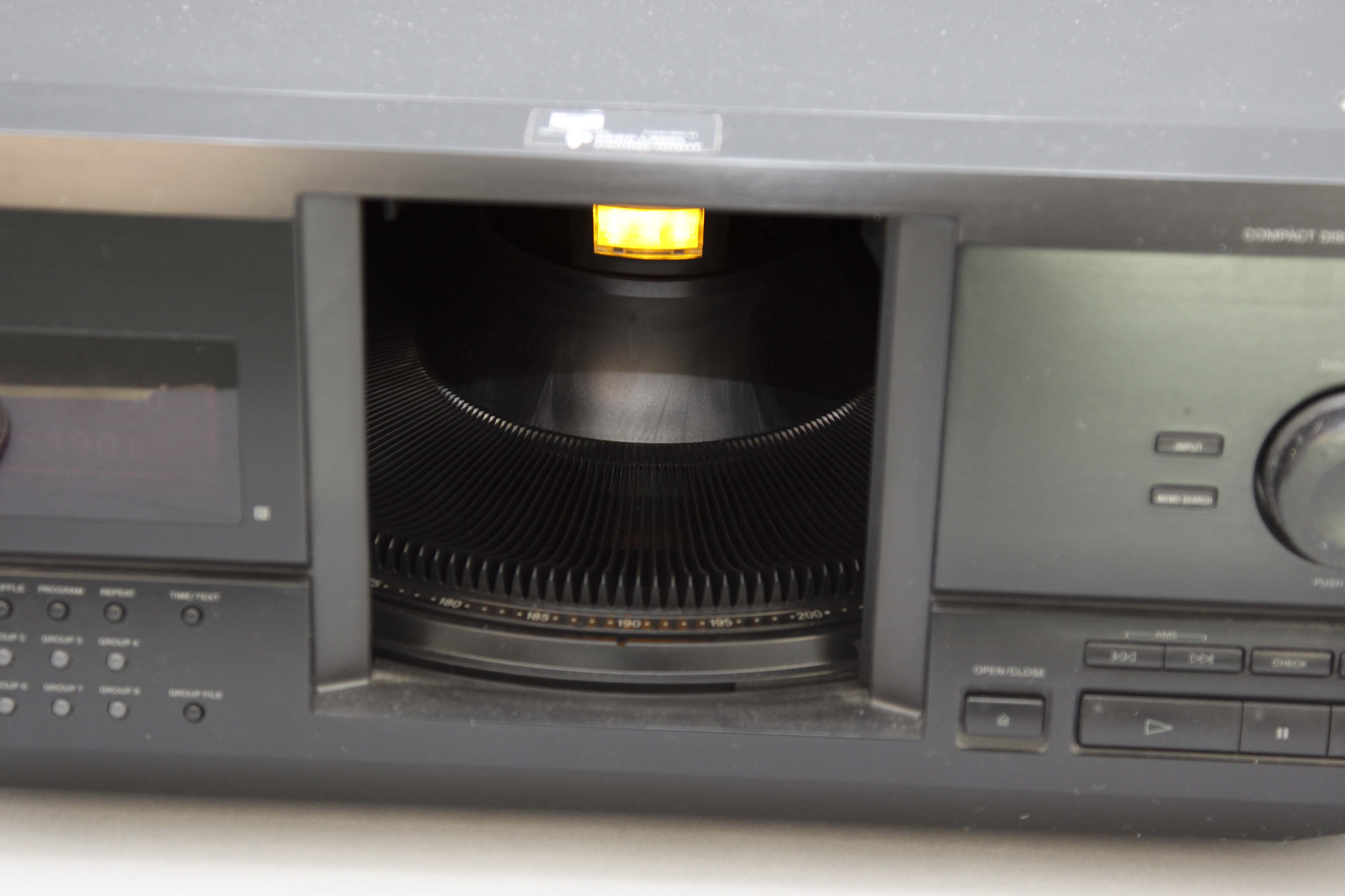 Sony MegaStorage 200-Disc CD Changer Model CDP-CX235
