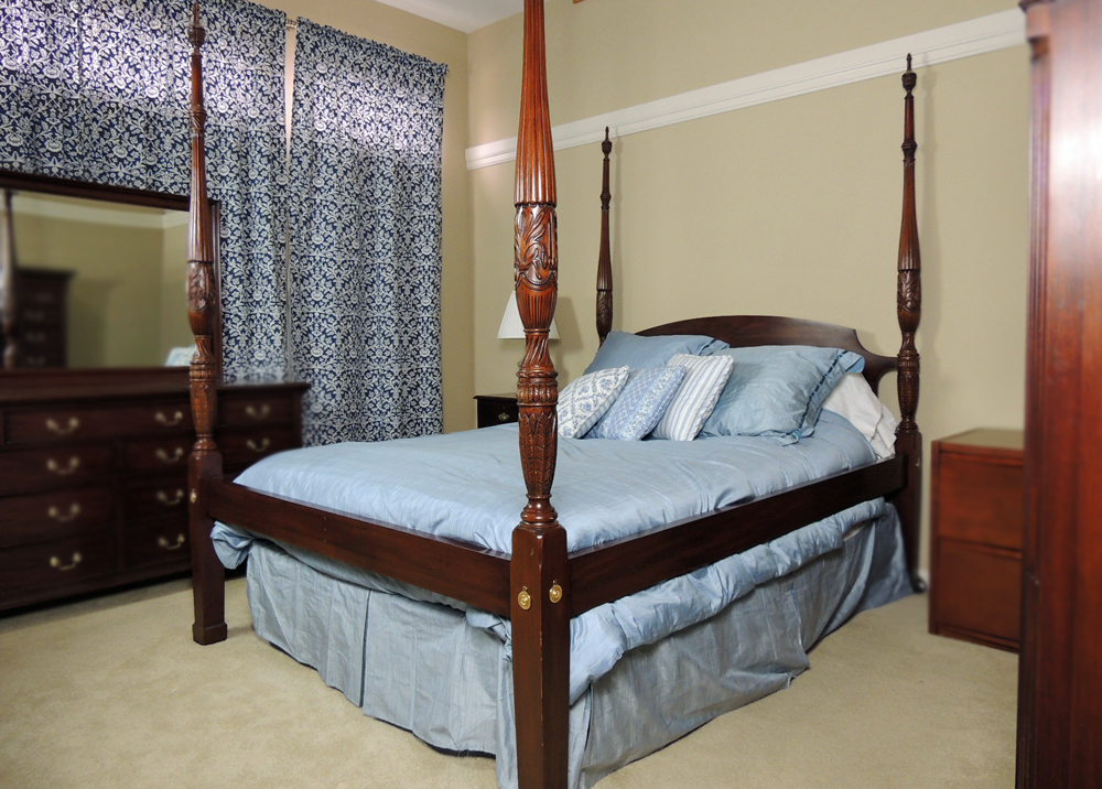 Henkel-Harris Mahogany Rice Bed