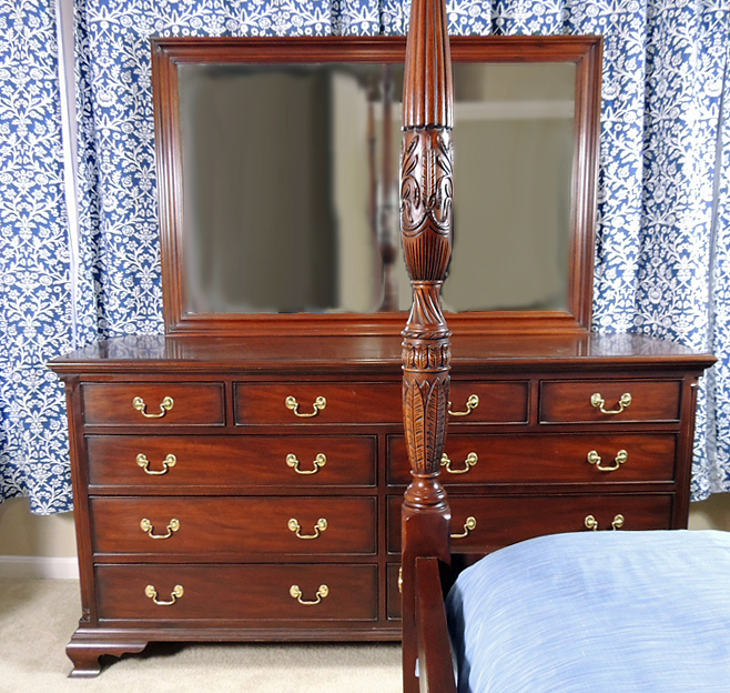 Henkel-Harris Dresser with Mirror
