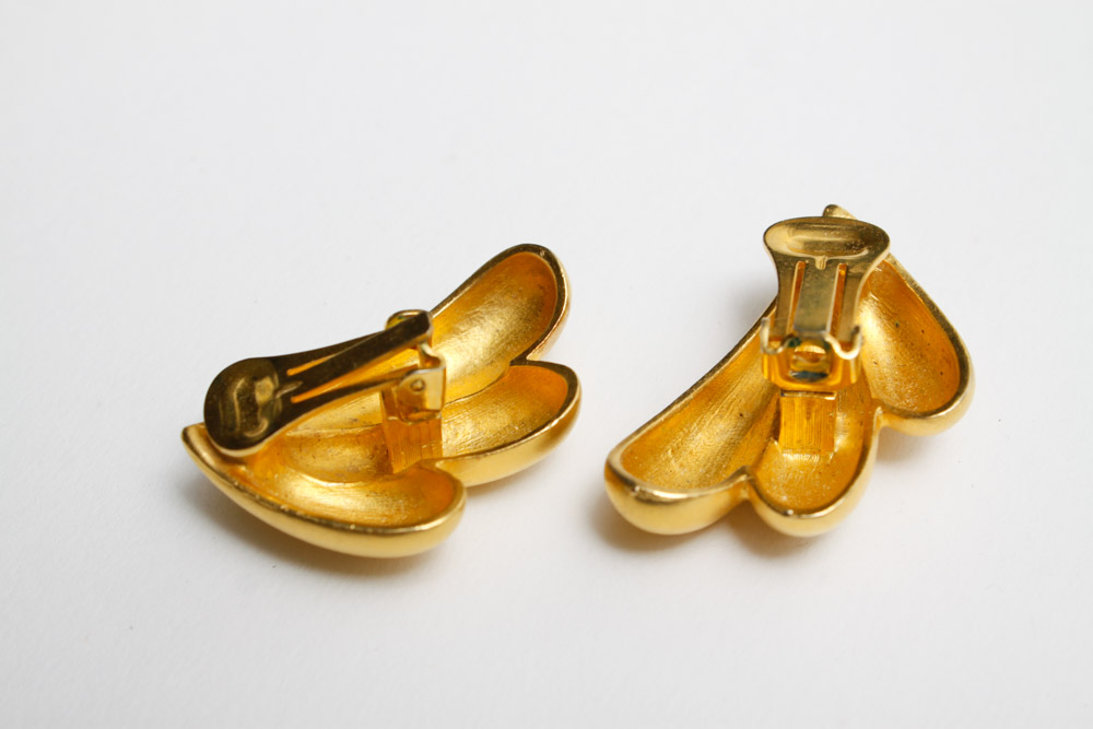 Dresser Set with Gold Tone Costume Jewelry