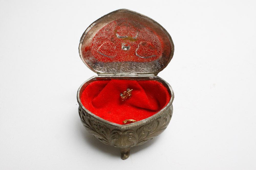 Dresser Set with Gold Tone Costume Jewelry