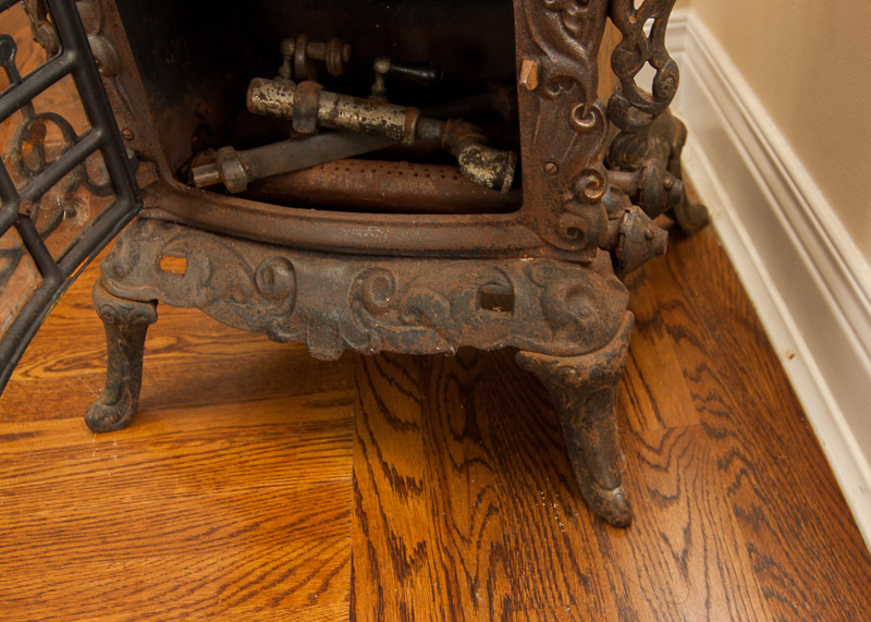 Antique Quad Manufacturing Gas Heater