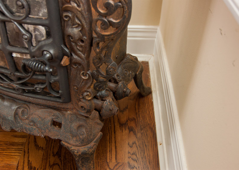 Antique Quad Manufacturing Gas Heater